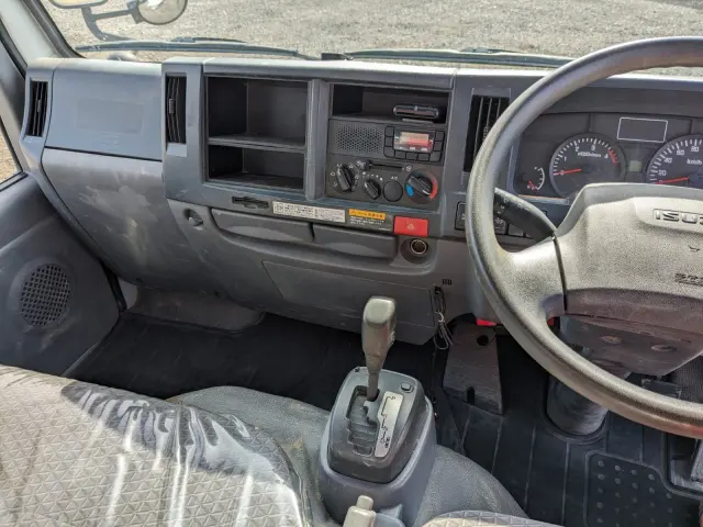 いすゞ エルフ TPG-NKR85AR(2WD)の写真41