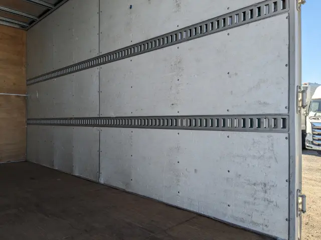 三菱 キャンター TPG-FEA20(2WD)の写真18