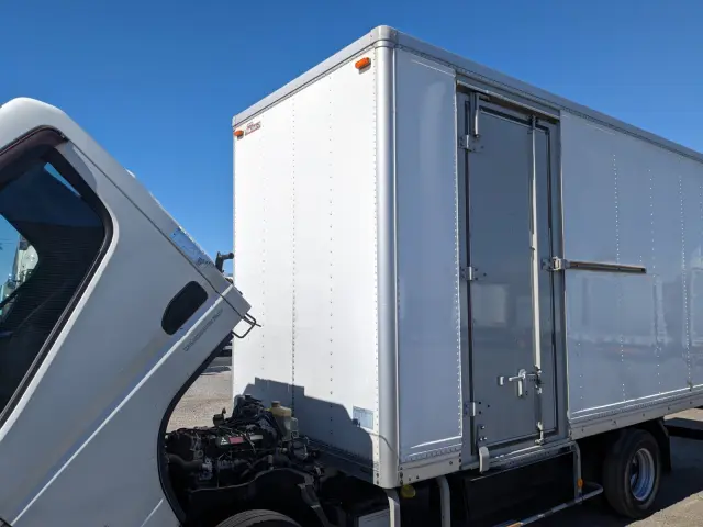 三菱 キャンター TPG-FEA20(2WD)の写真40