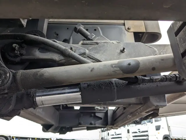 いすゞ フォワード TKG-FRR90S2(2WD)の写真14