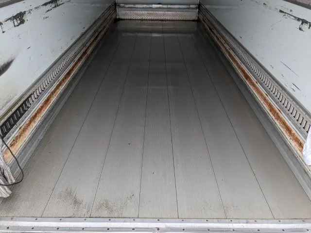 いすゞ フォワード TKG-FRR90S2(2WD)の写真18