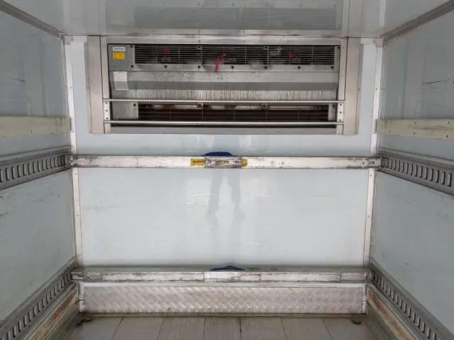 いすゞ フォワード TKG-FRR90S2(2WD)の写真22