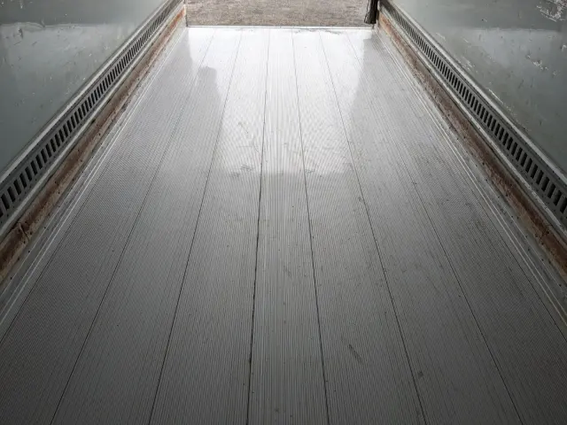 いすゞ フォワード TKG-FRR90S2(2WD)の写真24