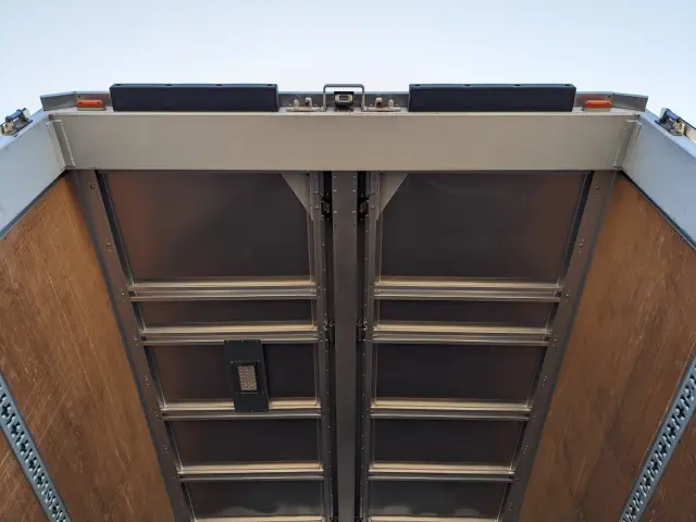 UD コンドル TKG-MK38L(2WD)の写真11