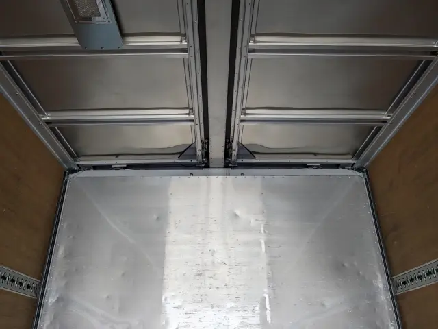 UD コンドル TKG-MK38L(2WD)の写真15