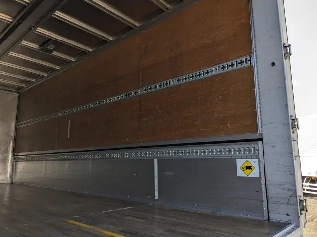 UD コンドル TKG-MK38L(2WD)の写真18