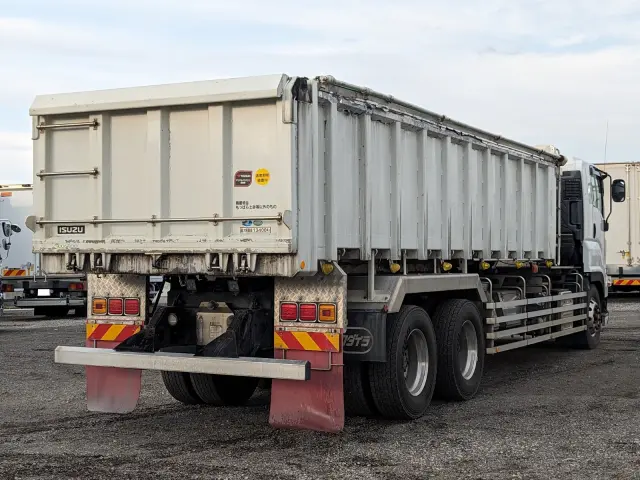 いすゞ ギガ QPG-CYZ77B(6x4)の写真5