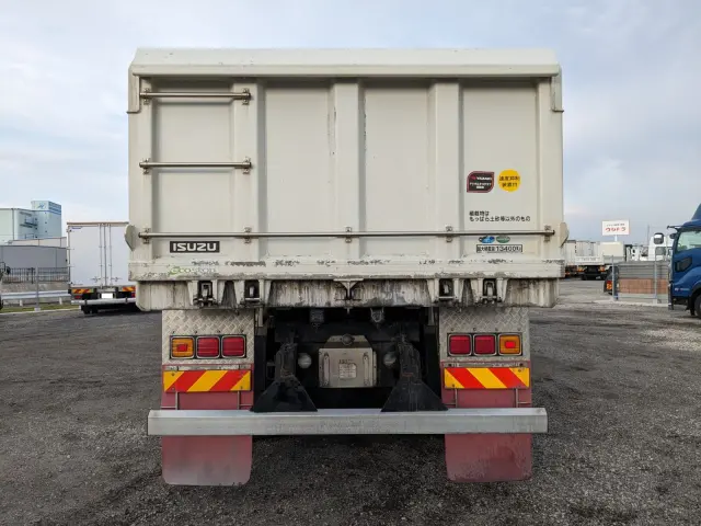 いすゞ ギガ QPG-CYZ77B(6x4)の写真6