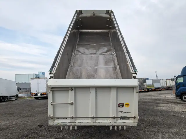 いすゞ ギガ QPG-CYZ77B(6x4)の写真8