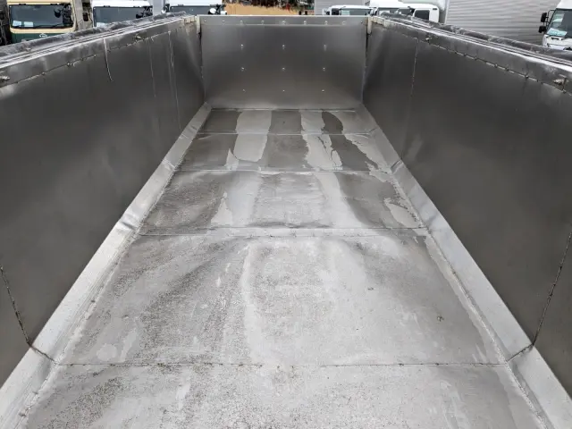 いすゞ ギガ QPG-CYZ77B(6x4)の写真14