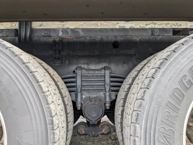 いすゞ ギガ QPG-CYZ77B(6x4)の写真15