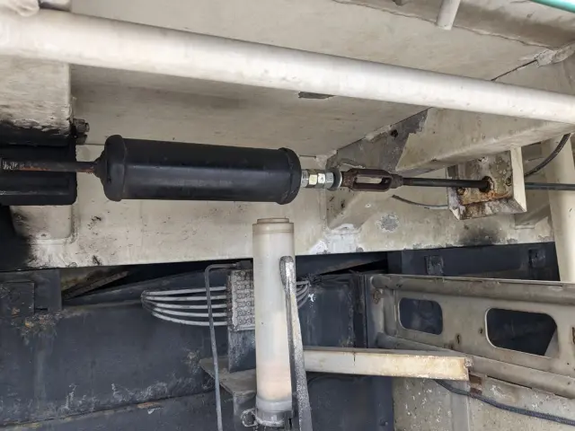 いすゞ ギガ QPG-CYZ77B(6x4)の写真19