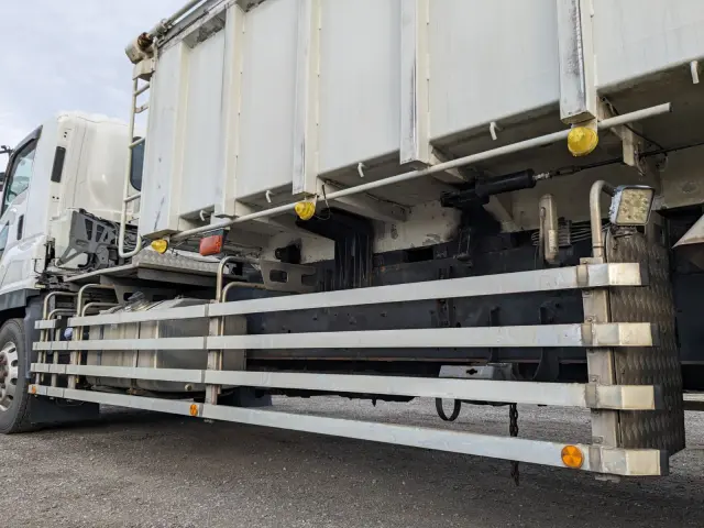 いすゞ ギガ QPG-CYZ77B(6x4)の写真20