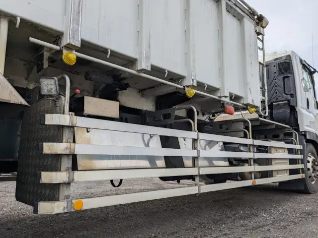 いすゞ ギガ QPG-CYZ77B(6x4)の写真25