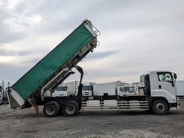 いすゞ ギガ QPG-CYZ77B(6x4)の写真30