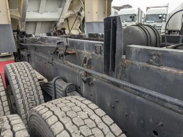 いすゞ ギガ QPG-CYZ77B(6x4)の写真33