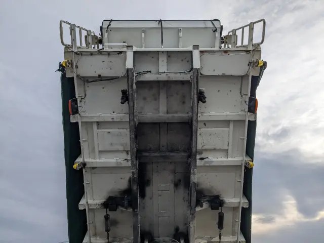 いすゞ ギガ QPG-CYZ77B(6x4)の写真34