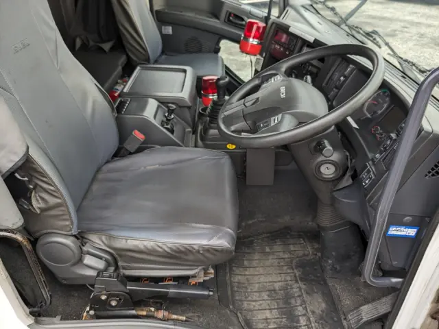 いすゞ ギガ QPG-CYZ77B(6x4)の写真40