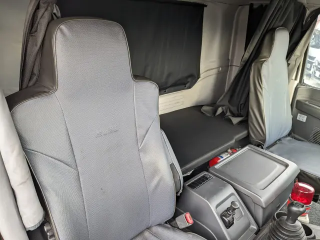 いすゞ ギガ QPG-CYZ77B(6x4)の写真42