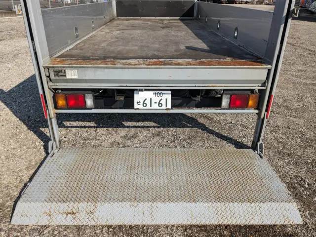 いすゞ エルフ 2RG-NNS88AN(4WD)の写真12