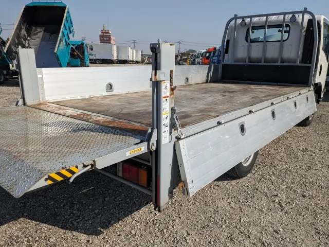 いすゞ エルフ 2RG-NNS88AN(4WD)の写真18