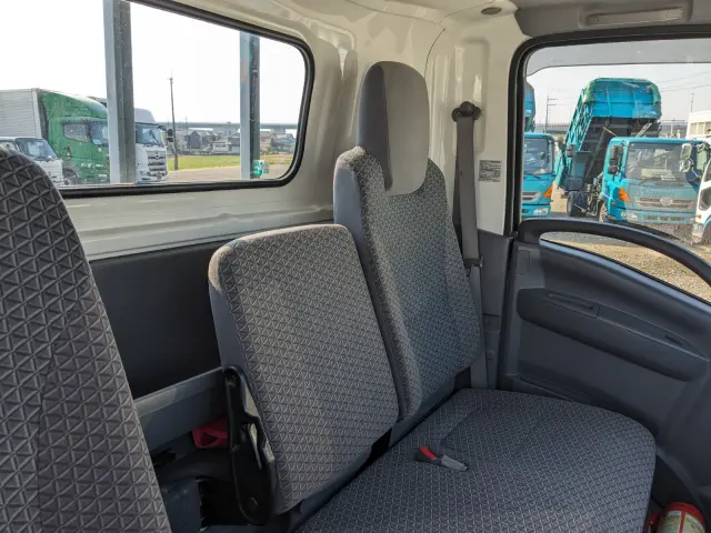 いすゞ エルフ 2RG-NNS88AN(4WD)の写真29