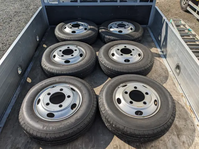 いすゞ エルフ 2RG-NNS88AN(4WD)の写真38