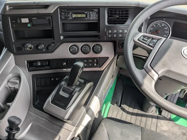 ＵＤ クオン 2PG-CG5CA(8x4)の写真37