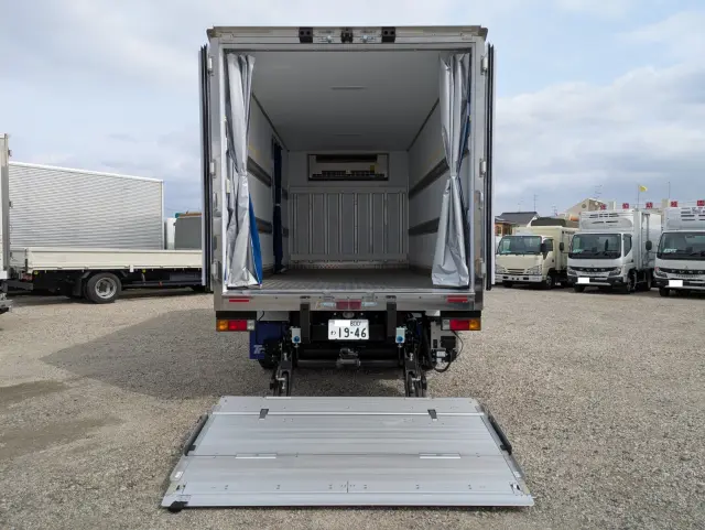 三菱 キャンター 2RG-FEB80(2WD)の写真12