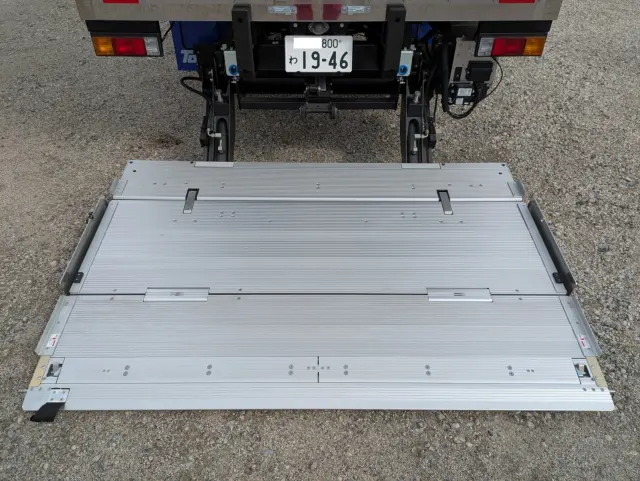 三菱 キャンター 2RG-FEB80(2WD)の写真15