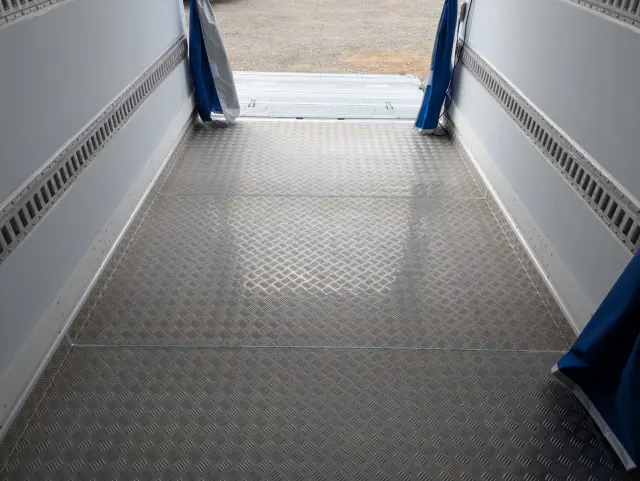 三菱 キャンター 2RG-FEB80(2WD)の写真20