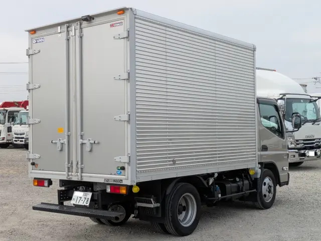 三菱 キャンター 2RG-FBAV0(2WD)の写真9