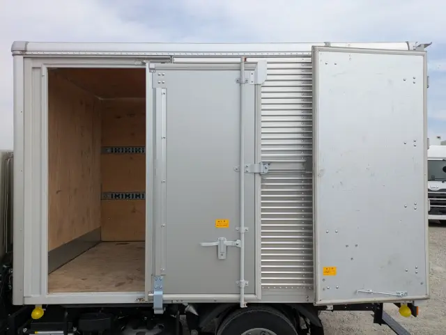 三菱 キャンター 2RG-FBAV0(2WD)の写真20