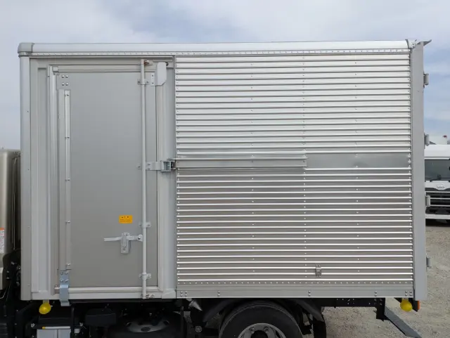 三菱 キャンター 2RG-FBAV0(2WD)の写真21