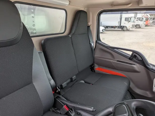 三菱 キャンター 2RG-FBAV0(2WD)の写真34