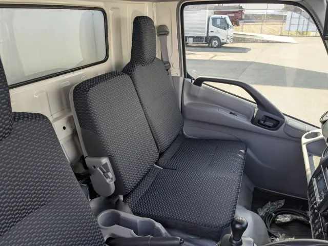 日野 デュトロ 2RG-XZU712M(2WD)の写真38