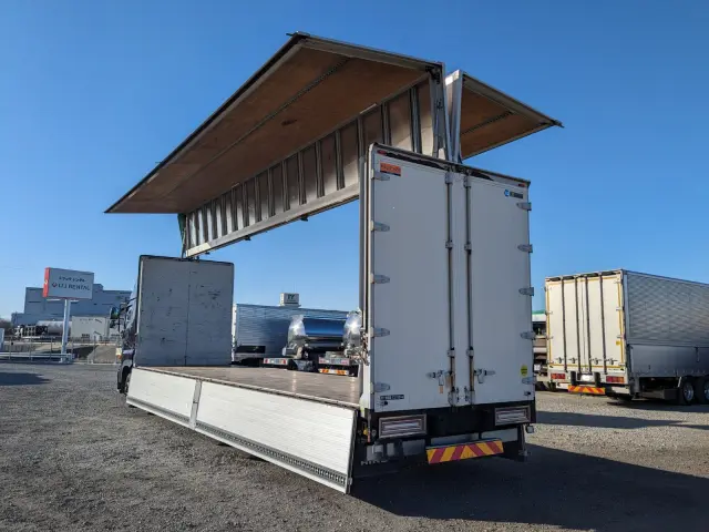 日野 プロフィア 2DG-FW1AHG(8x4)の写真35