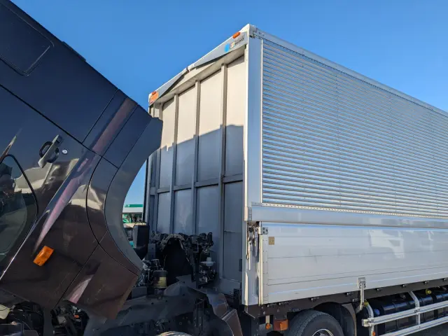 日野 プロフィア 2DG-FW1AHG(8x4)の写真45