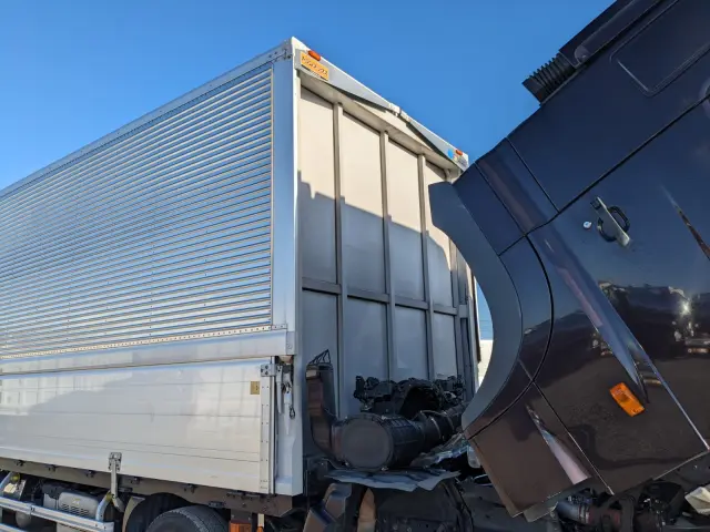 日野 プロフィア 2DG-FW1AHG(8x4)の写真48