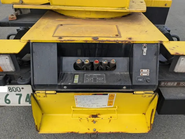 いすゞ エルフ SKG-NKR85YN(2WD)の写真12