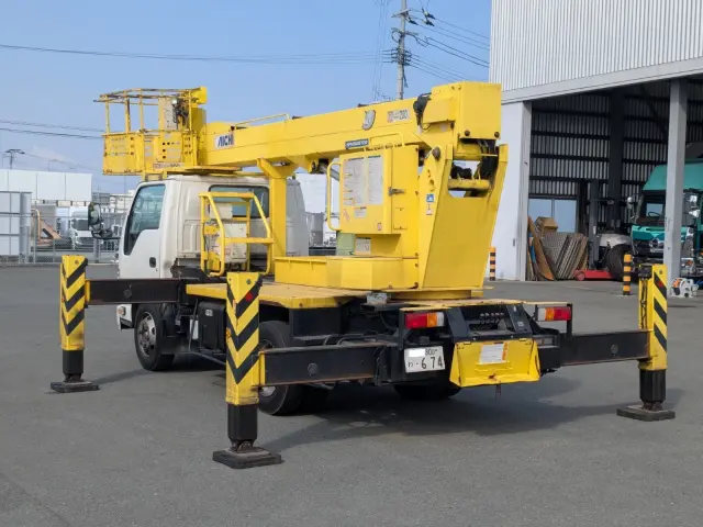 いすゞ エルフ SKG-NKR85YN(2WD)の写真14