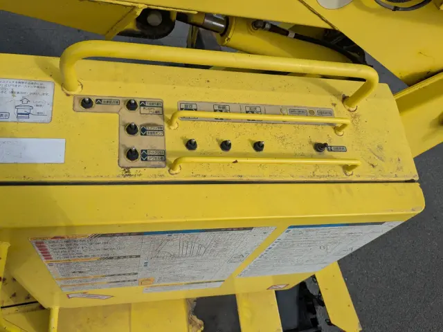 いすゞ エルフ SKG-NKR85YN(2WD)の写真15