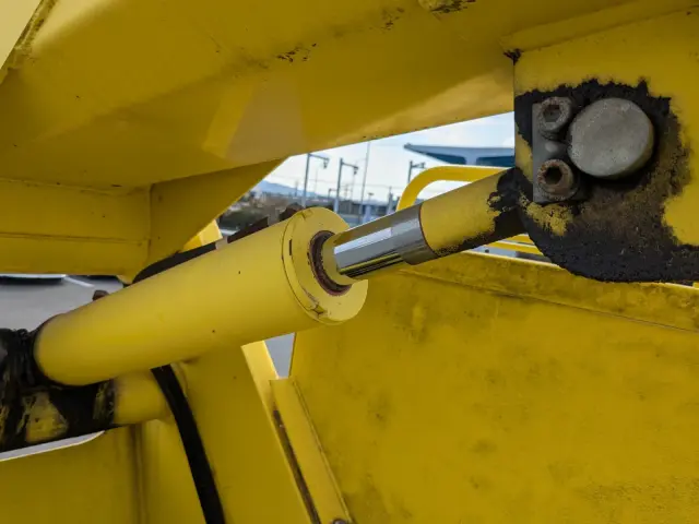 いすゞ エルフ SKG-NKR85YN(2WD)の写真21