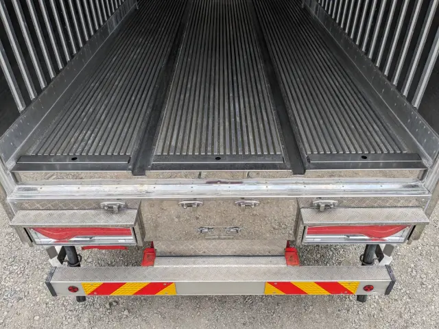 日野 レンジャー 2PG-FE2ABA(2WD)の写真10