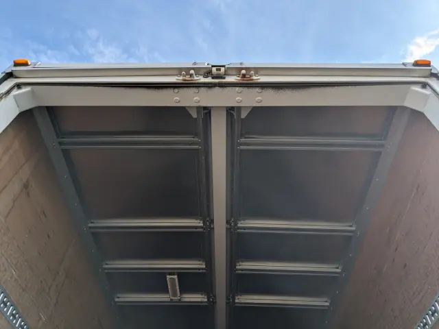 ＵＤ クオン QKG-CD5ZA(6x2)の写真11