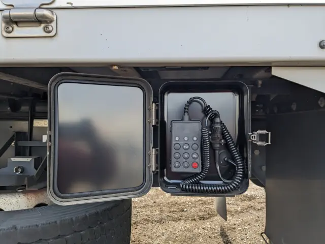 ＵＤ クオン QKG-CD5ZA(6x2)の写真15