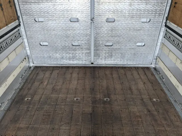 ＵＤ クオン QKG-CD5ZA(6x2)の写真32