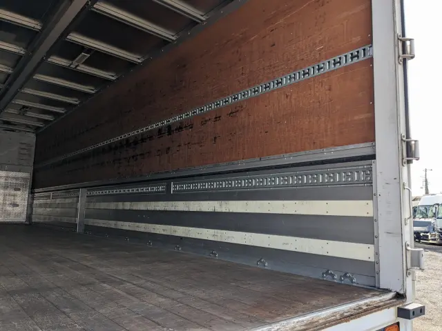 ＵＤ クオン QKG-CD5ZA(6x2)の写真35