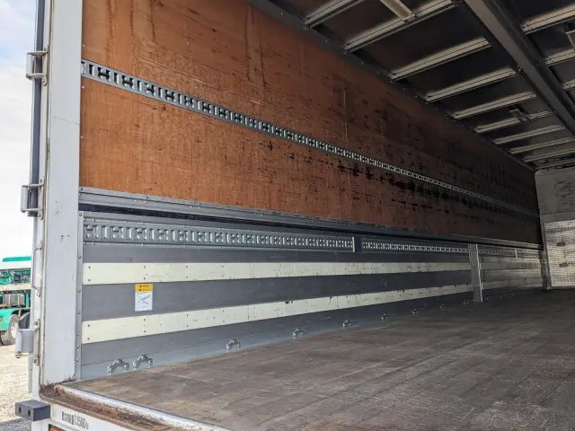 ＵＤ クオン QKG-CD5ZA(6x2)の写真36