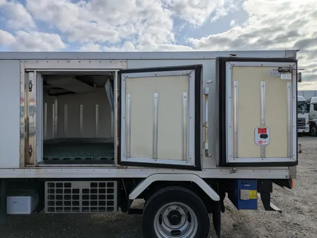 三菱 キャンター TPG-FBA00(2WD)の写真18